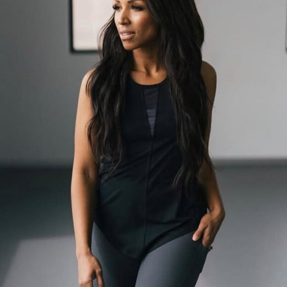 Black Effortless Tank- Long - Picture 1 of 4